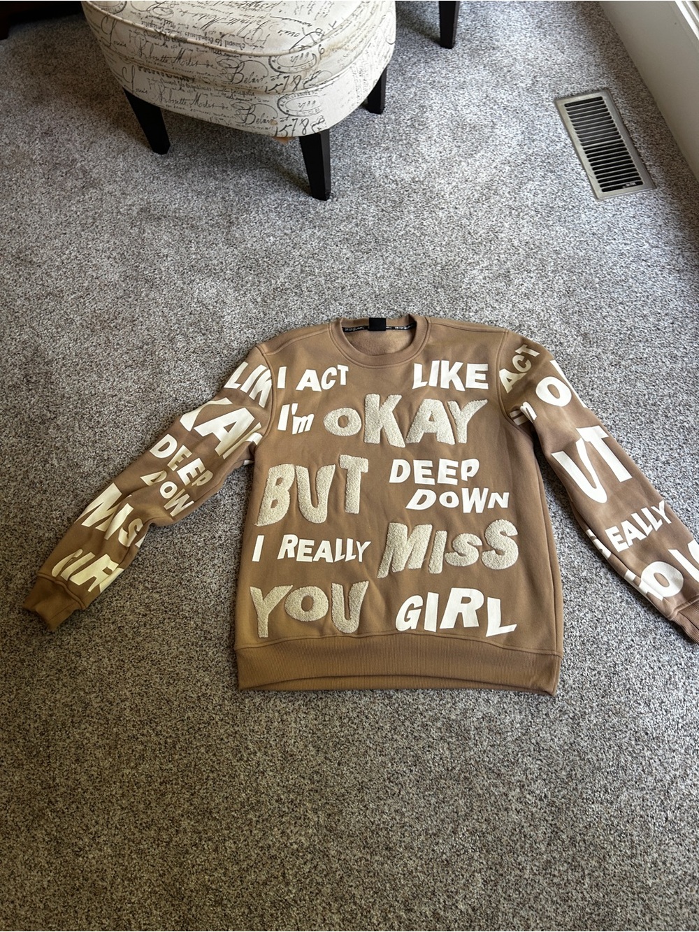Graphic Text Crewneck Sweater in Camel